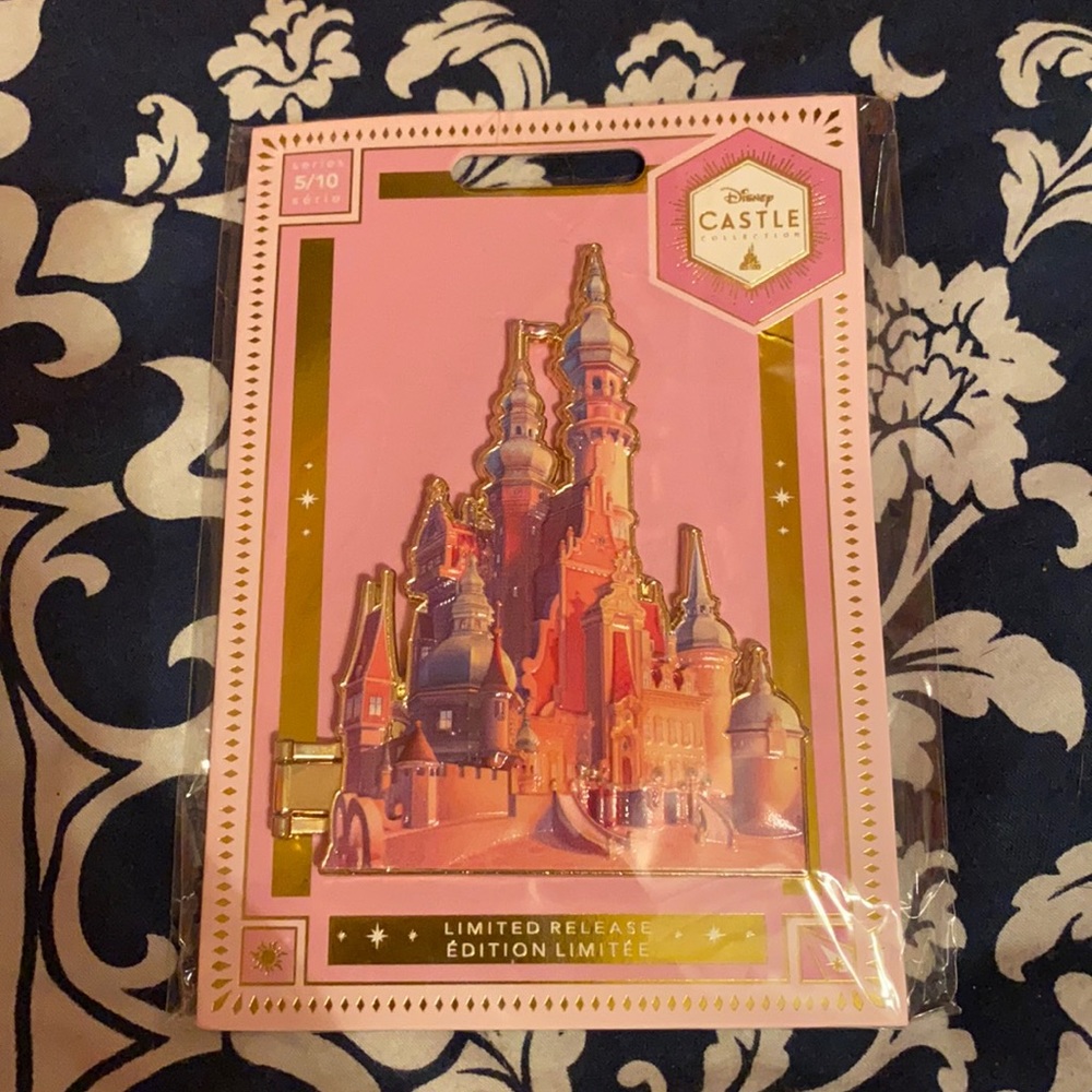Disney Castle Collection Rapunzel Castle Jumbo Pin